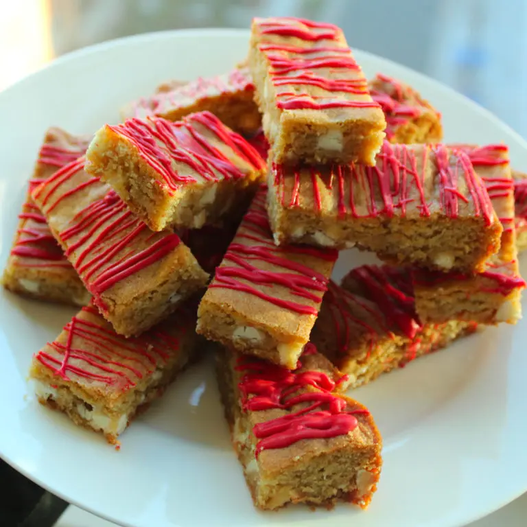 Valentines Day Blondies Deluxe Baking Kit